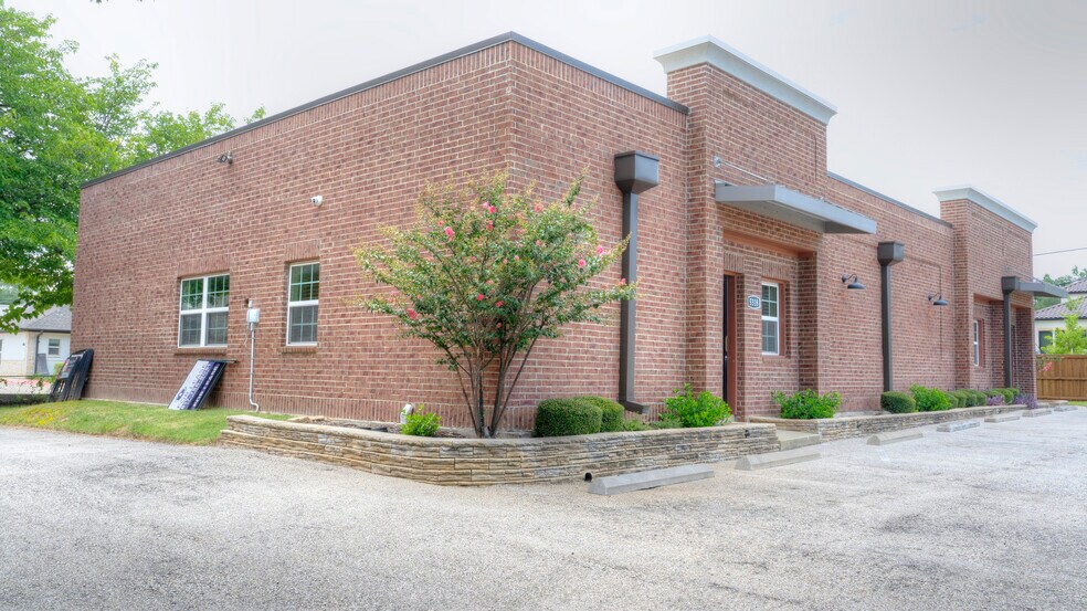 More Photos Of 5318 Bransford Rd, Colleyville Office For Sale