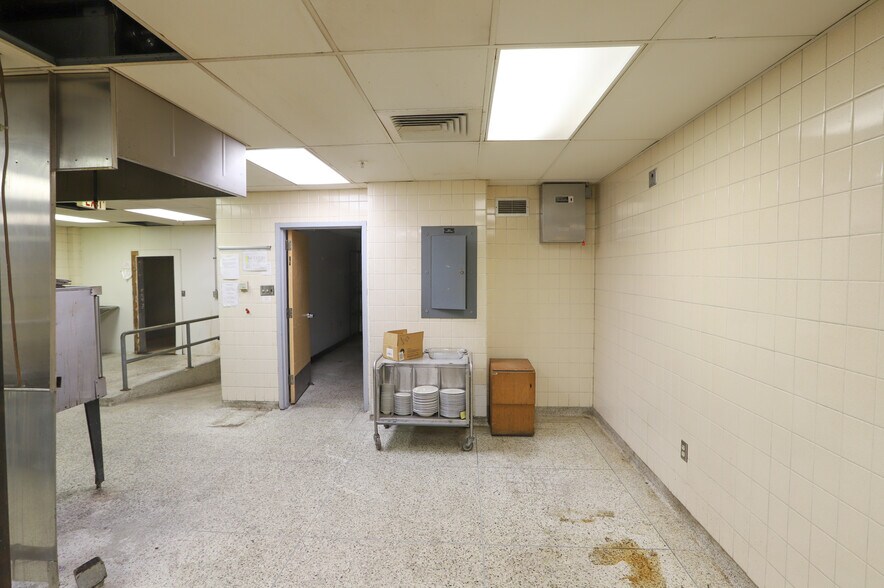 More Photos Of 184 Salem Ave, Dayton Office Residential For Lease