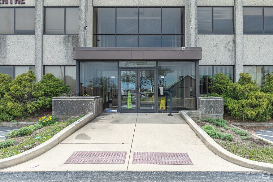 More Photos Of 1430 Branding Ln, Downers Grove Office For Sale