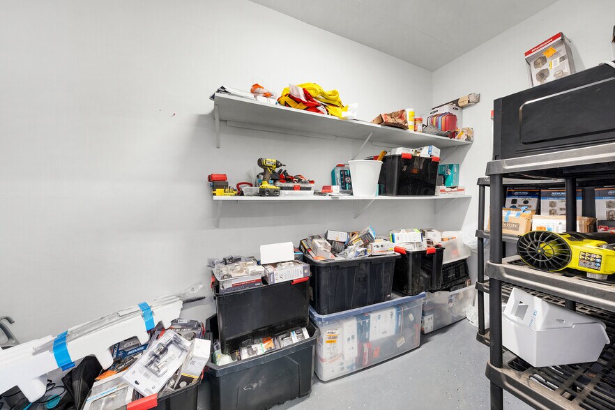 More Photos Of 18508 US Highway 69 N, Lindale Warehouse For Sale