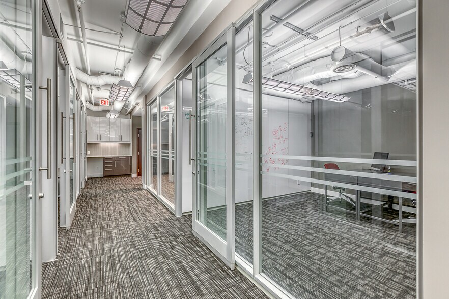 More Photos Of 718 8th Ave SW, Calgary Office For Sale