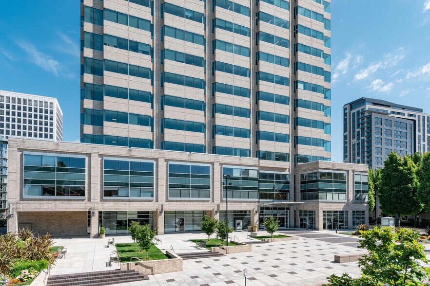 More Photos Of 650 NE Holladay St, Portland Coworking Space