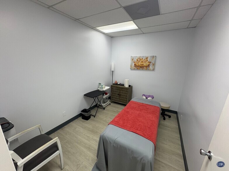 More Photos Of 129 W Hibiscus Blvd, Melbourne Office For Lease