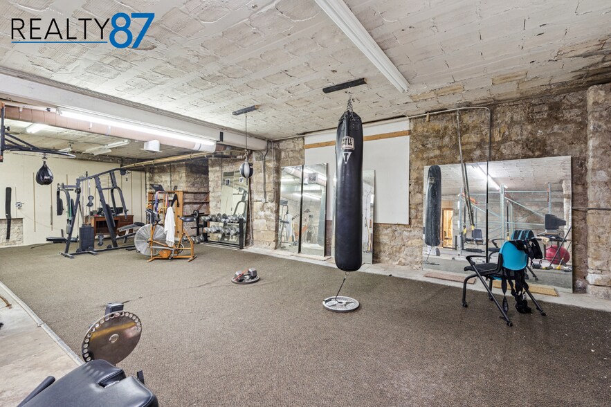 More Photos Of 724 3rd Ave SE, Cedar Rapids Freestanding For Lease