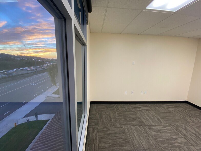 More Photos Of 3186 Vista Way, Oceanside Office For Sale
