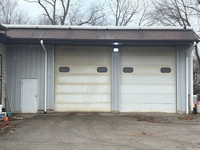 Primary Photo Of 417 Meyers Ln, McDonald Industrial For Sale