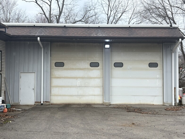 More Photos Of 417 Meyers Ln, McDonald Manufacturing For Sale