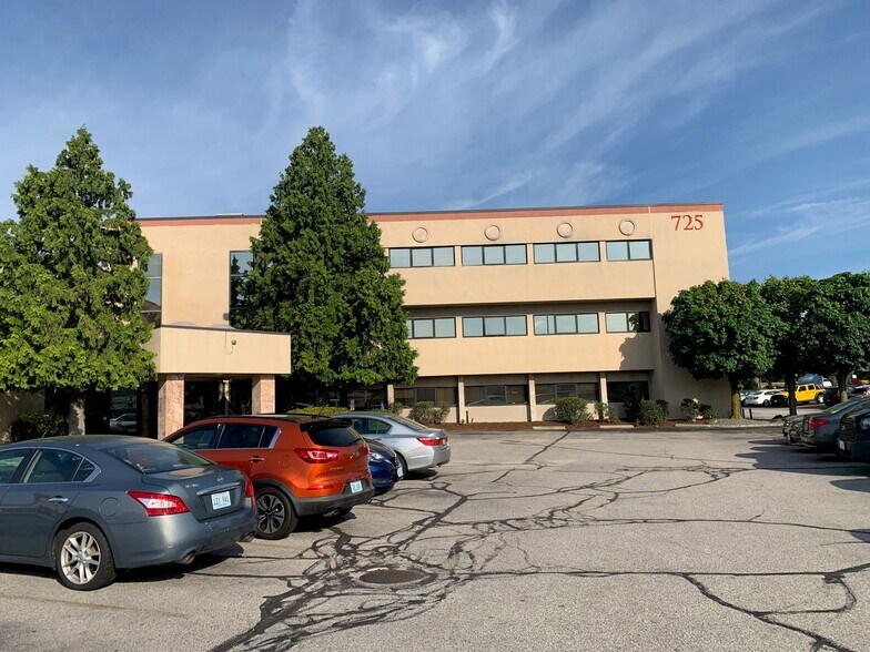 Primary Photo Of 725 Reservoir Ave, Cranston Medical For Sale