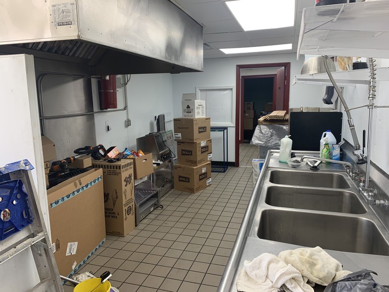 More Photos Of 1020 W New Bern Rd, Kinston Convenience Store For Sale