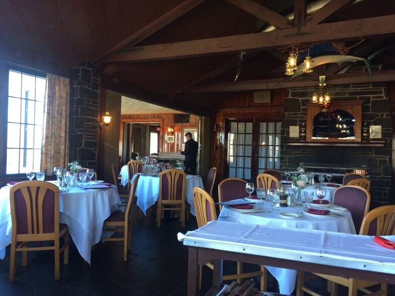 More Photos Of 1725 US-9W Hwy, Milton Hospitality For Sale