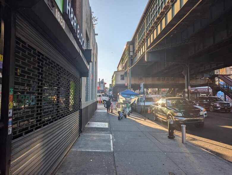 More Photos Of 1630 Westchester Ave, Bronx Office For Lease