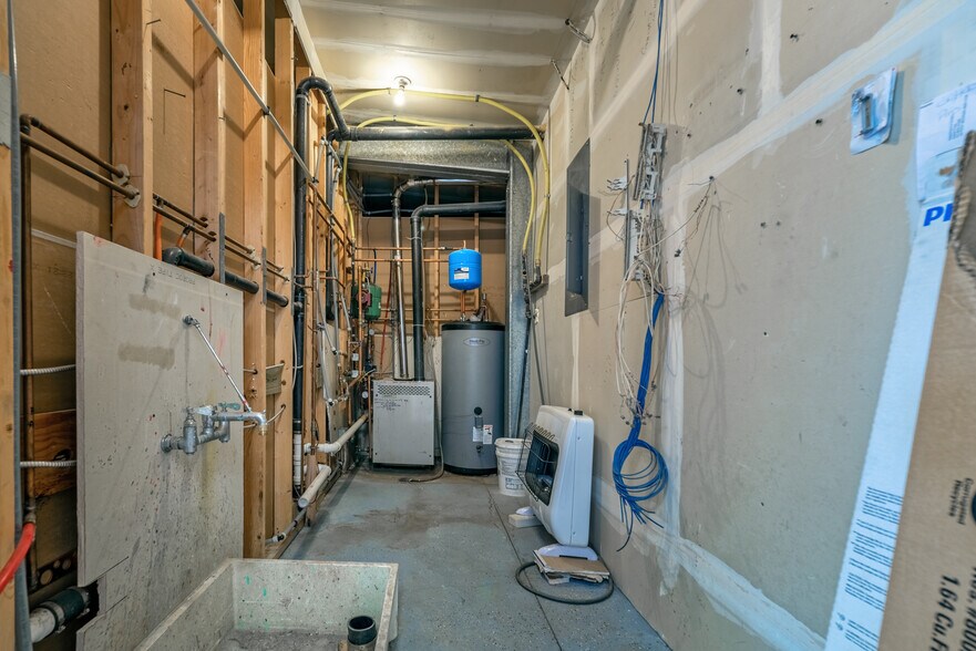 More Photos Of 121 Byers Ave, Hot Sulphur Springs Storefront Retail Residential For Sale