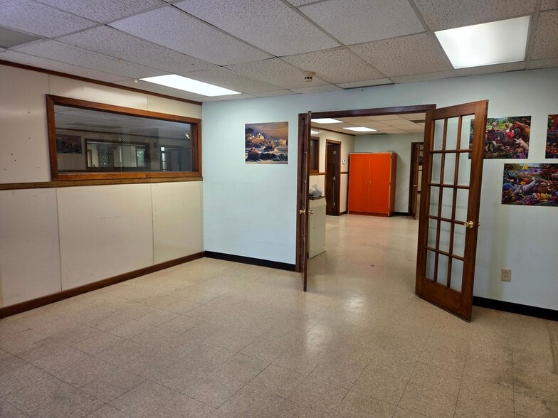 More Photos Of 2222 Belt Line Rd, Garland Religious Facility For Lease