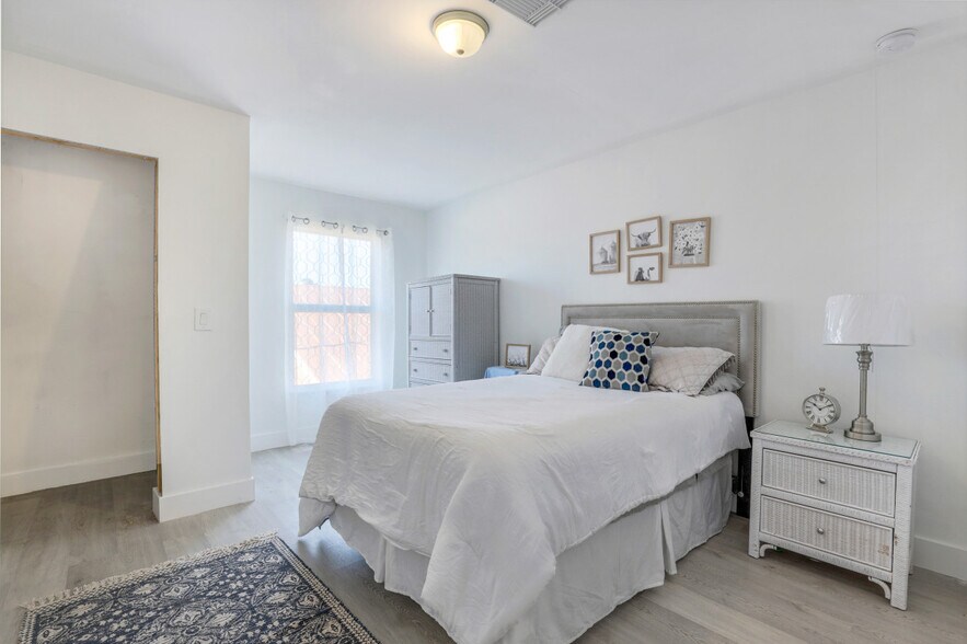 More Photos Of 778 100th Ave N, Naples Specialty For Sale