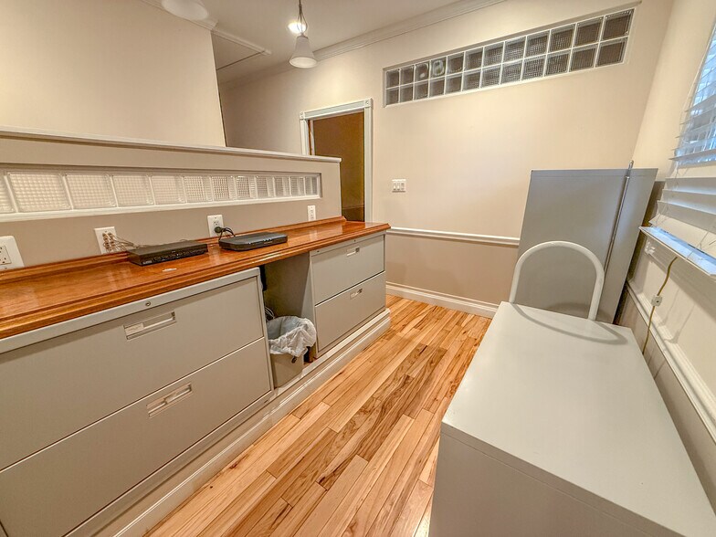 More Photos Of 89 Duke St, Prince Frederick Freestanding For Lease