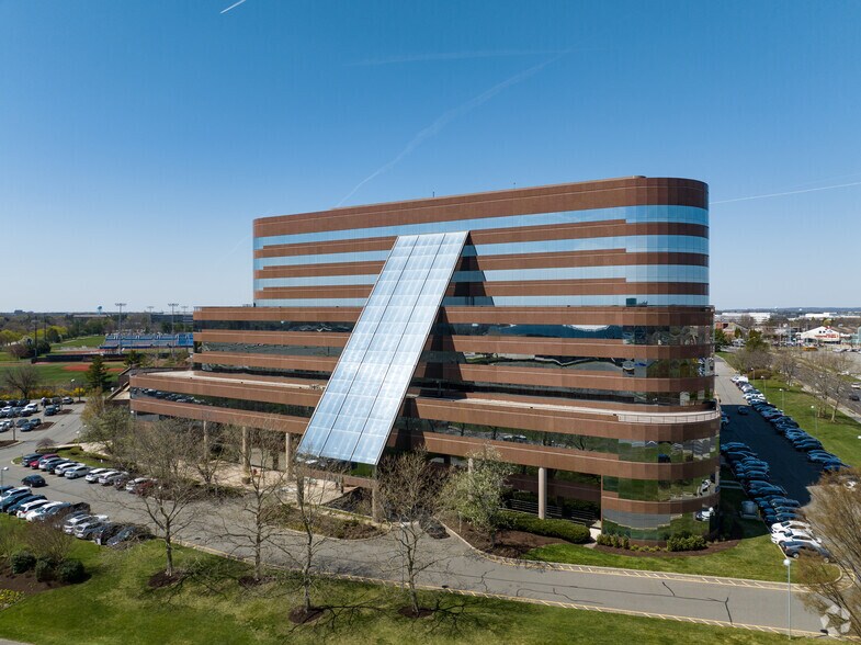 Primary Photo Of 333 Earle Ovington Blvd, Uniondale Office For Sale