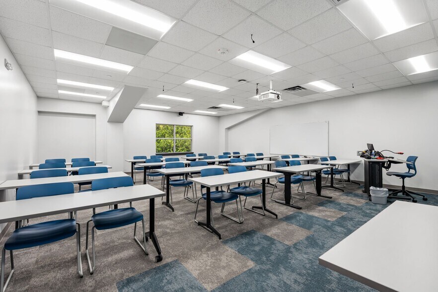 More Photos Of 1411 W Main St, League City Schools For Sale