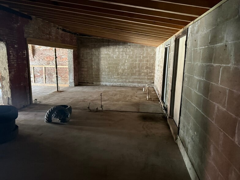 More Photos Of 107 W Main St, Coffeen Storefront Retail Residential For Sale