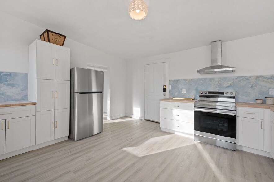 More Photos Of 4431 Allison St, Norwood Apartments For Sale