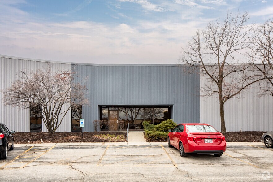 More Photos Of 890 Supreme Dr, Bensenville Warehouse For Lease
