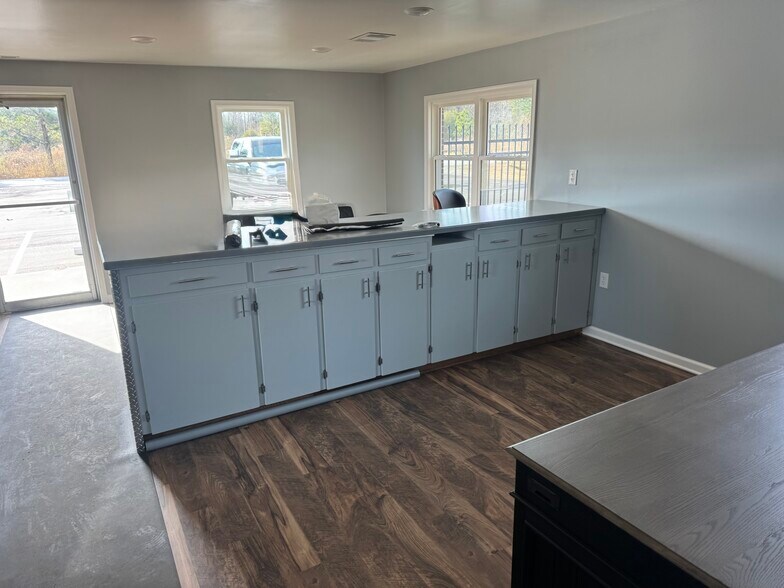 More Photos Of 2028 Travis Rd, Columbia Specialty For Sale