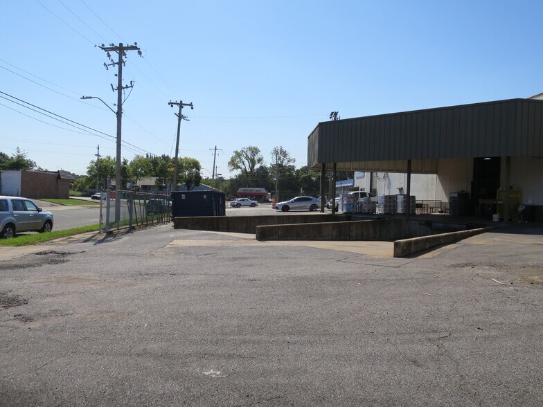 More Photos Of 3394 Winchester Rd, Memphis Warehouse For Sale