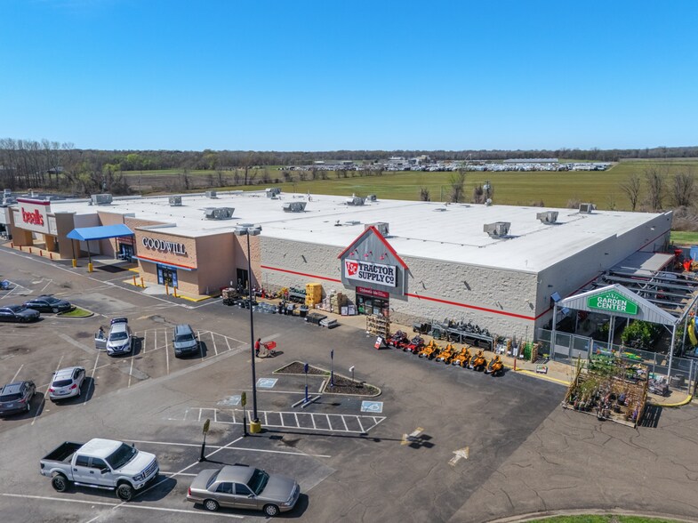 Primary Photo Of 975 Hwy 51 S. Hwy, Covington General Retail For Sale