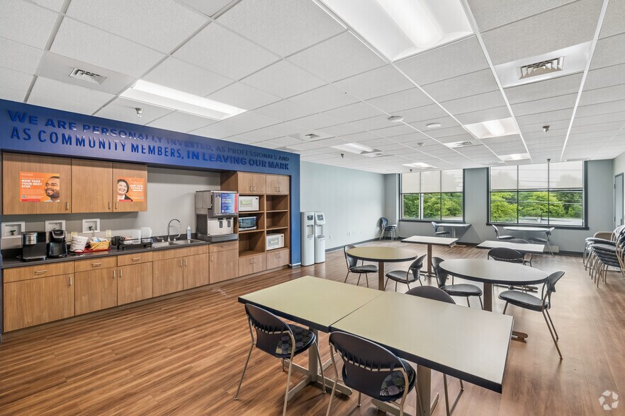 More Photos Of 26 N Cedar St, Lititz Medical For Lease