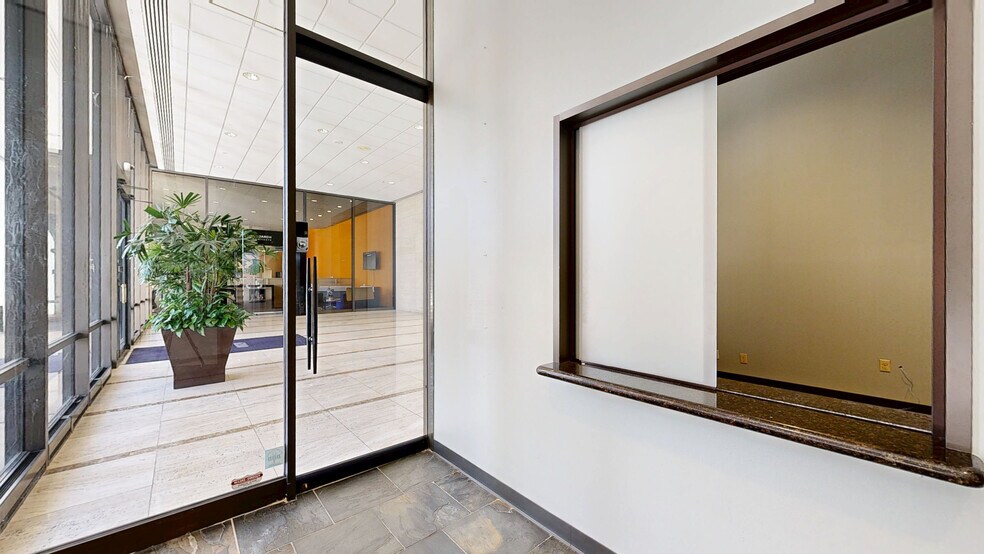 More Photos Of 6200 Savoy Dr, Houston Office For Lease