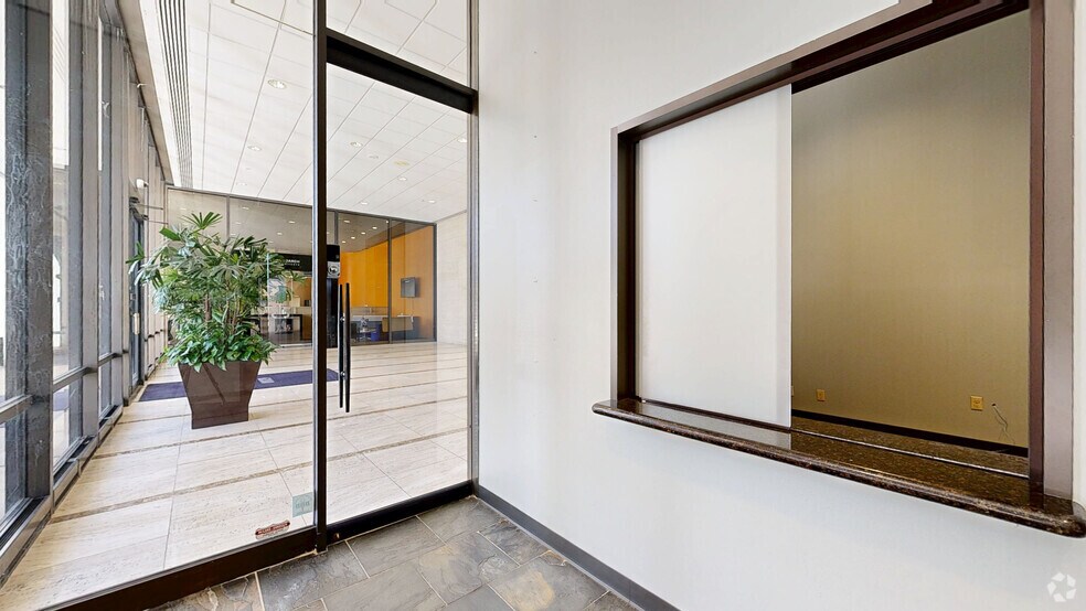 More Photos Of 6200 Savoy Dr, Houston Office For Lease