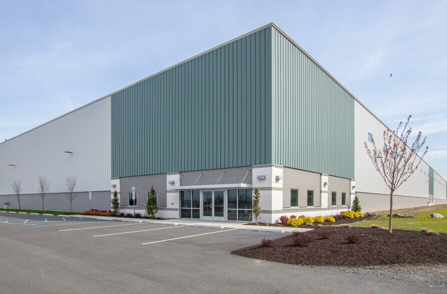 More Photos Of 380-400 Research, Pittston Township Distribution For Lease