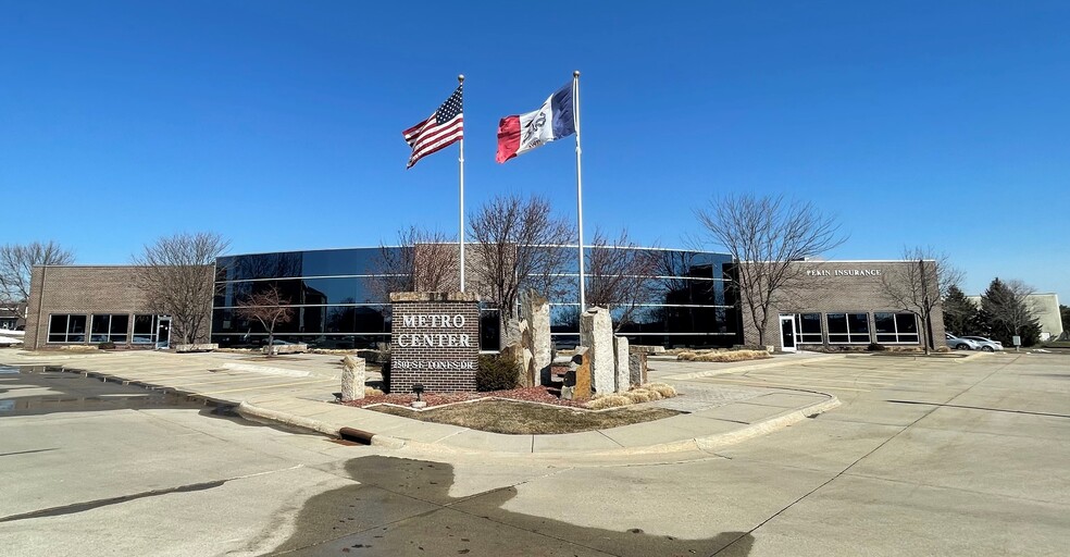 More Photos Of 2501 SE Tones Dr, Ankeny Medical For Lease