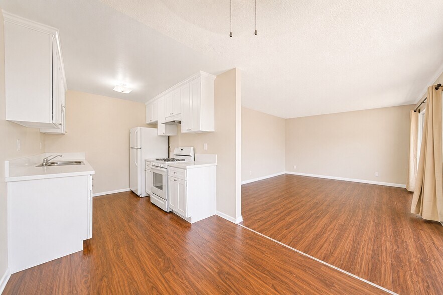 More Photos Of 383 Orchid Ln, Pomona Apartments For Sale