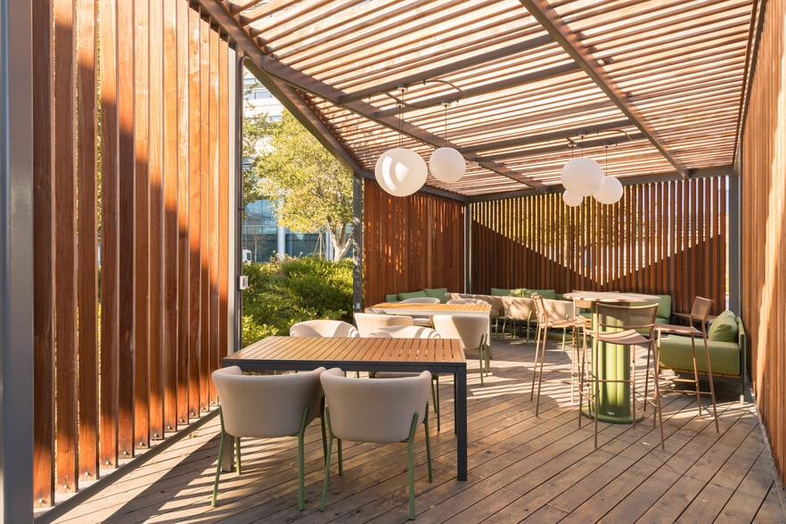 More Photos Of 700 Gateway Blvd, South San Francisco Unknown For Lease