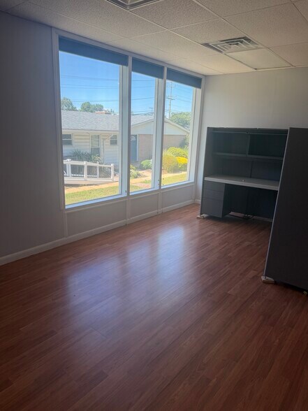 More Photos Of 2981 Solomons Island Rd, Edgewater Office For Sale