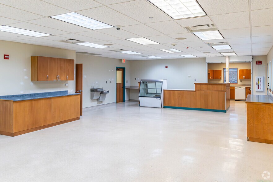 More Photos Of 197 Hance Ave, Tinton Falls Medical For Sale