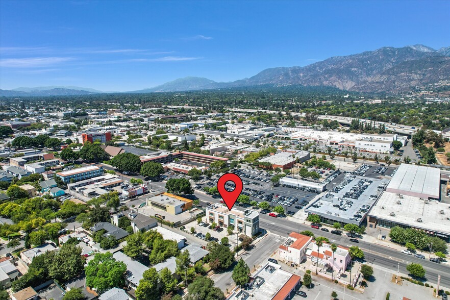 More Photos Of 2956 E Colorado Blvd, Pasadena General Retail For Lease