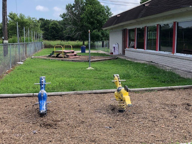 More Photos Of 2541 S Bypass 35, Alvin Daycare Center For Sale