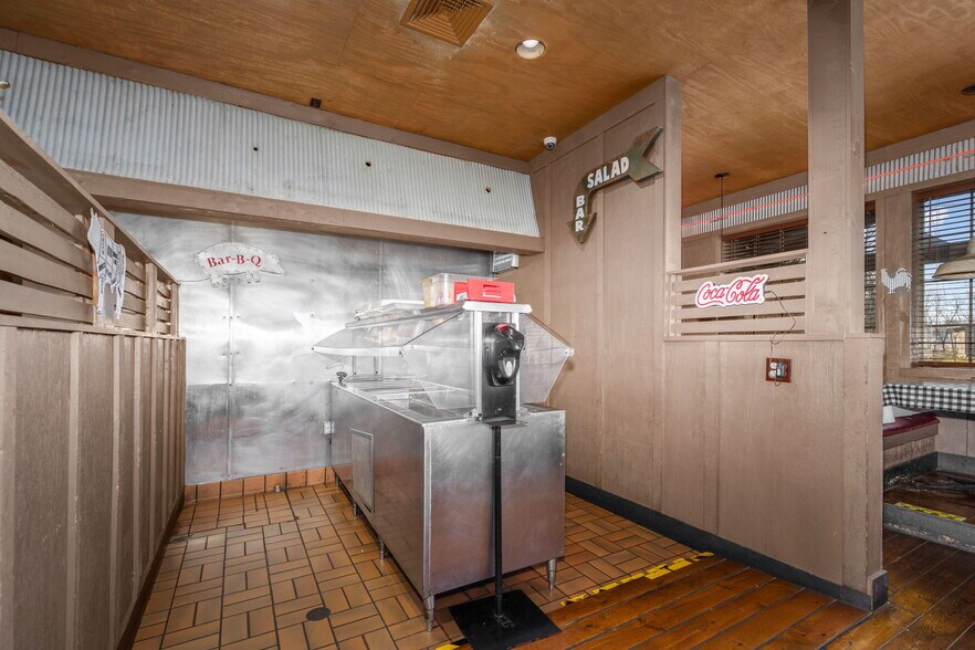 More Photos Of 413 Wilson Ave, Tullahoma Restaurant For Sale