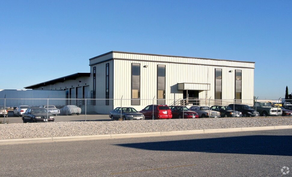 More Photos Of 16585 Beaver Rd, Adelanto Truck Terminal For Sale