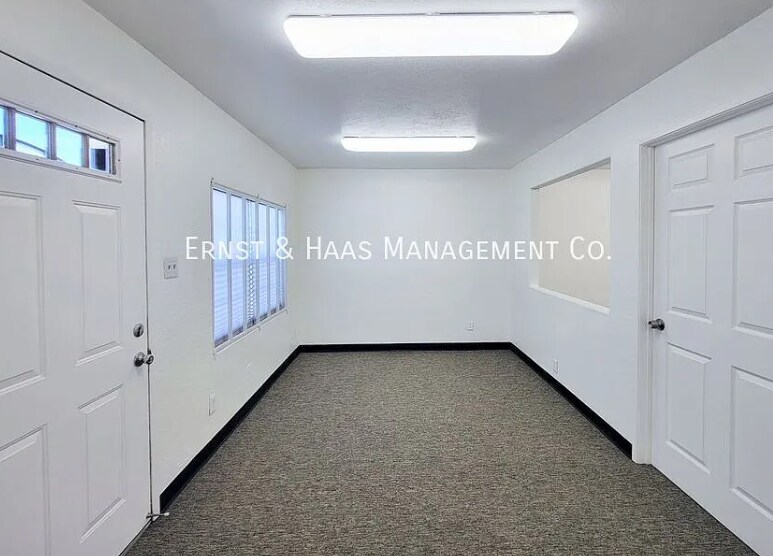 More Photos Of 5540 Atlantic Ave, Long Beach Office Residential For Lease