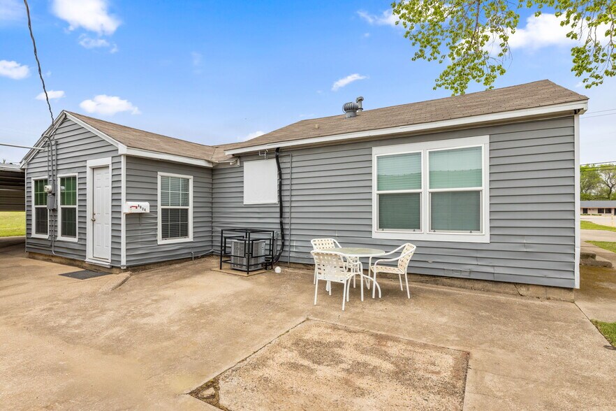 More Photos Of 6826 Baker Blvd, Richland Hills Light Manufacturing For Sale