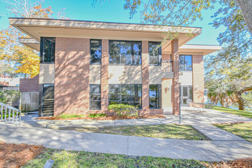 More Photos Of 220 Mckenzie Ave, Panama City Office For Sale