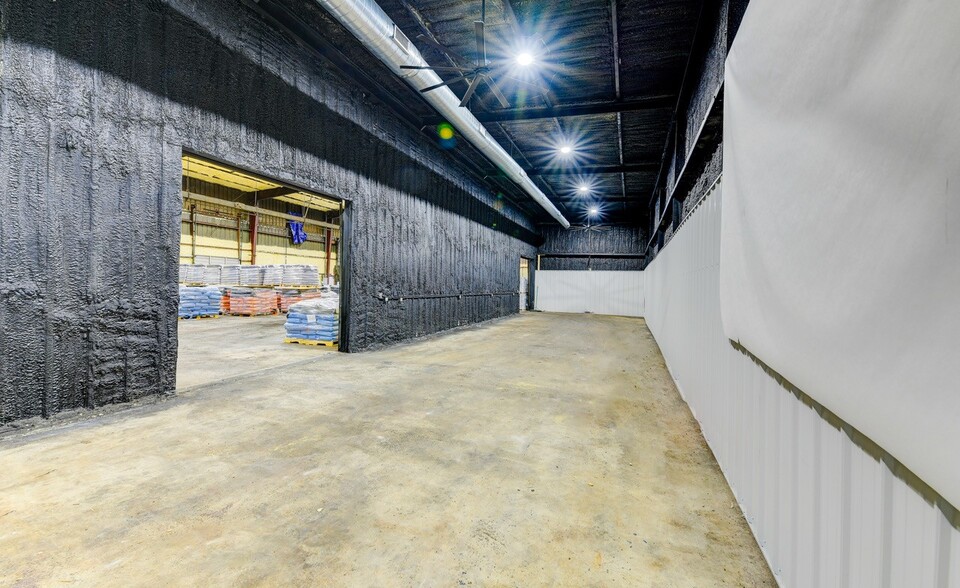 More Photos Of 819 Industrial Rd, Centerville Manufacturing For Sale