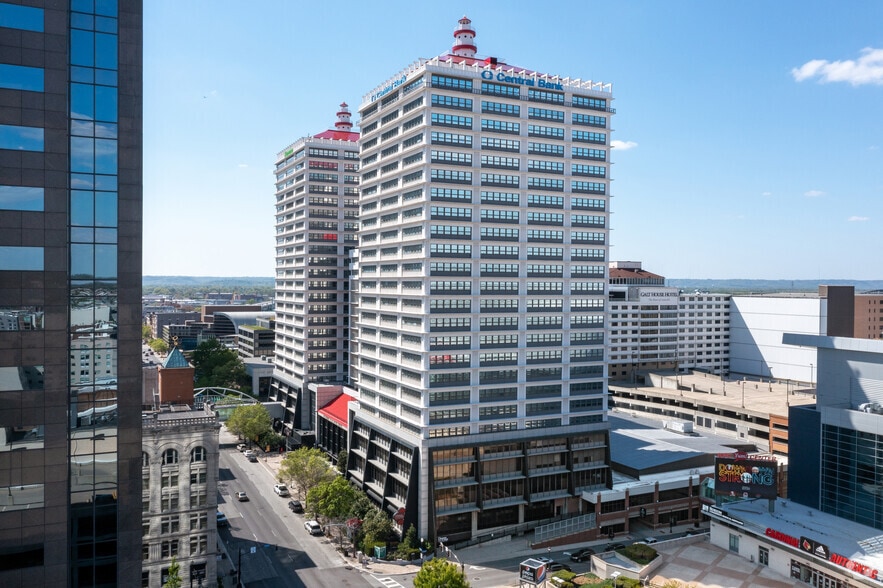 More Photos Of 325 W Main St, Louisville Unknown For Lease