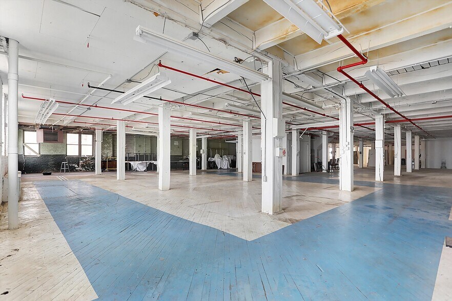 More Photos Of 35 S Main St, Batesville Warehouse For Sale