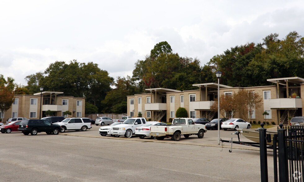 More Photos Of 245 McDonnell, Biloxi Apartments For Sale