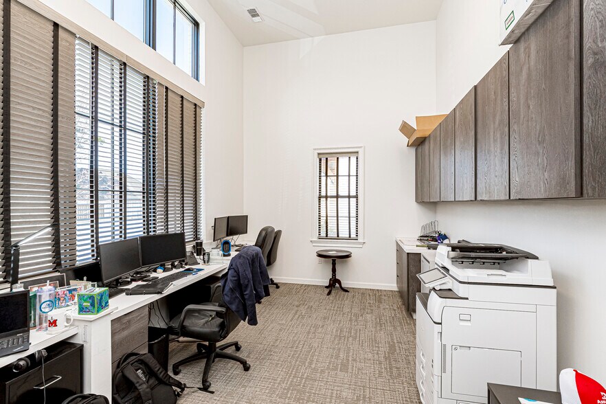 More Photos Of 4471 Bluebonnet Blvd, Baton Rouge Office For Lease