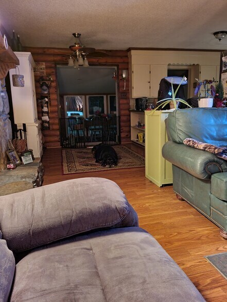 More Photos Of 215 Harding Rd, Chocowinity Office For Sale