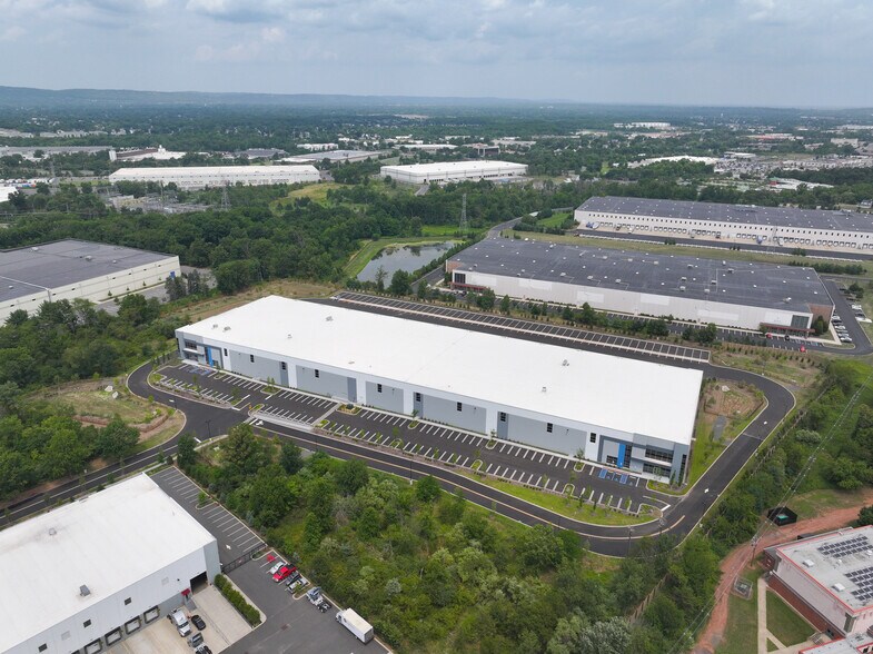 More Photos Of 10 Constitution Ave, Piscataway Distribution For Lease